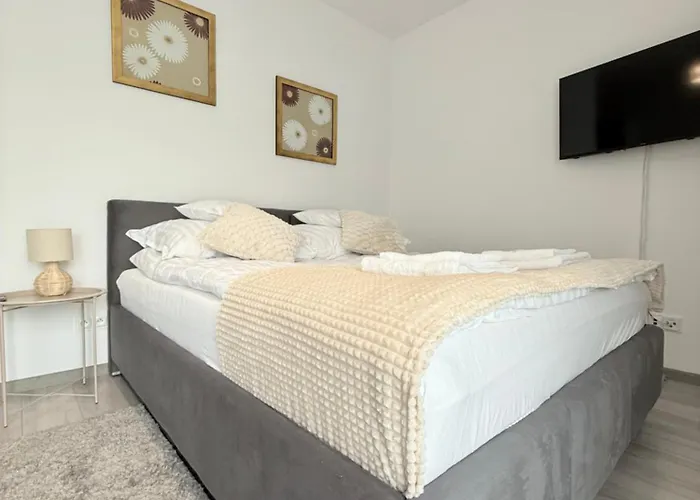 Nad Stawem Apartman *